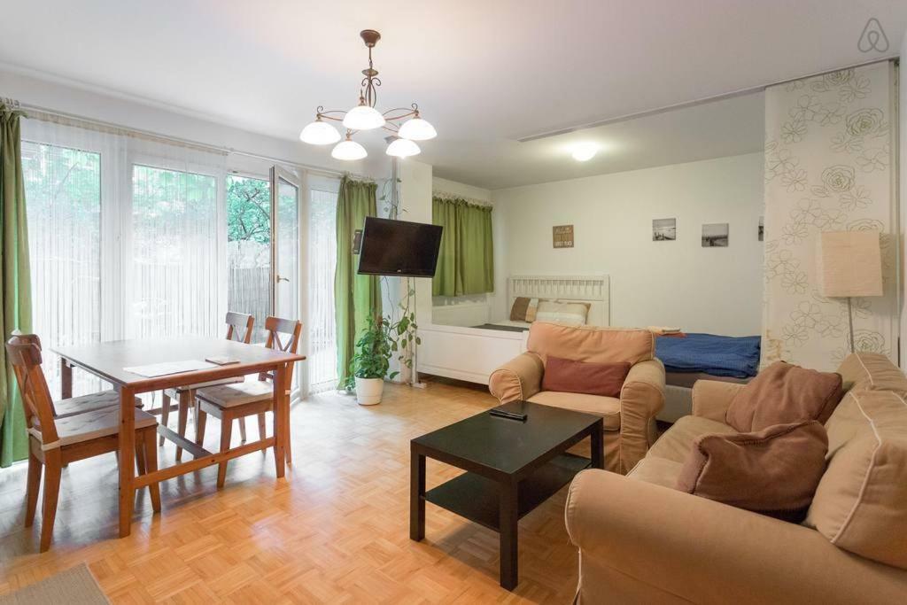 Relaxing Terrace Apartment In Lively Area Виена Екстериор снимка
