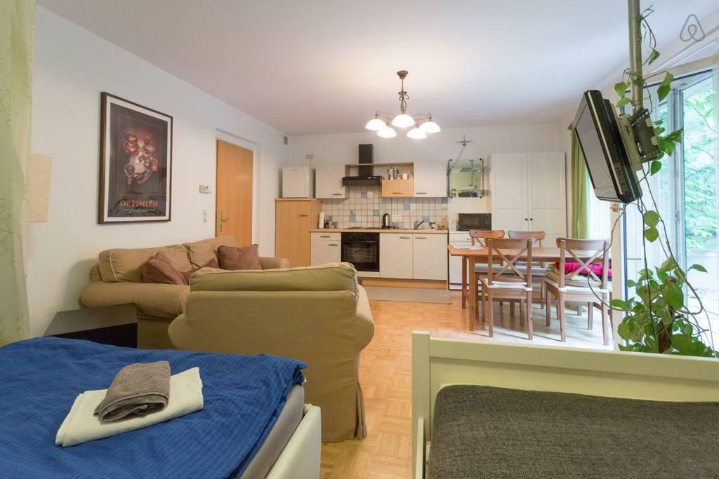 Relaxing Terrace Apartment In Lively Area Виена Екстериор снимка