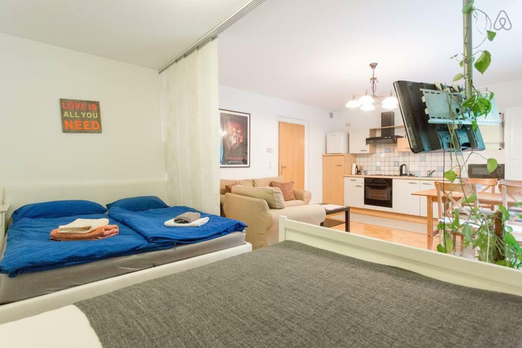 Relaxing Terrace Apartment In Lively Area Виена Екстериор снимка