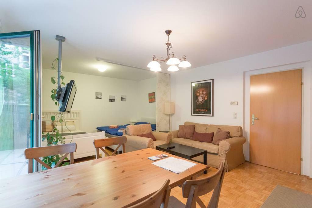 Relaxing Terrace Apartment In Lively Area Виена Екстериор снимка